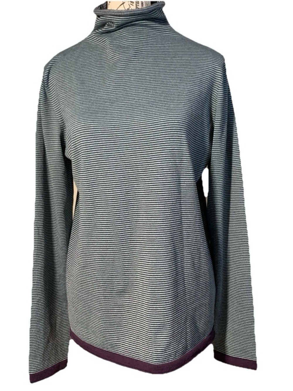Title Nine Roll Neck Lightweight Sweater Women’s Size Medium Gorpcore